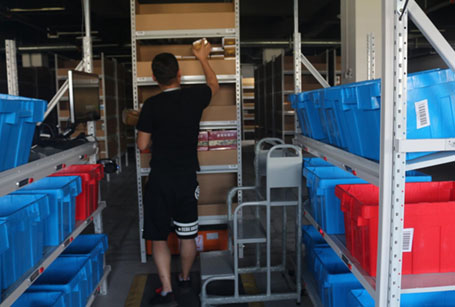 AGV+播種墻應(yīng)用方案